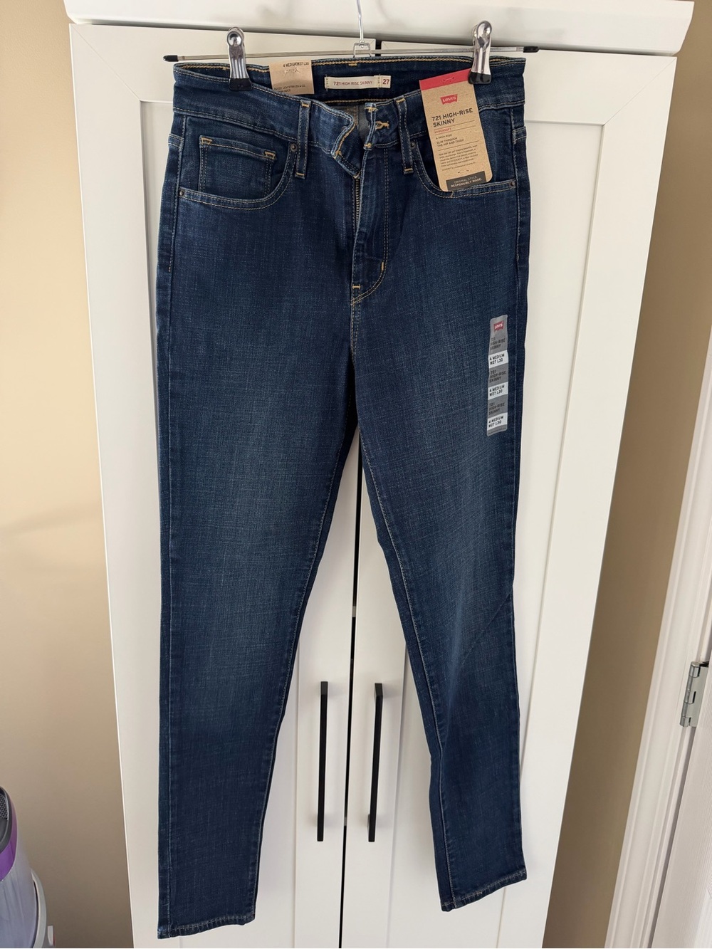 Levi’s Women’s Dark Blue High-Rise Skinny Jeans